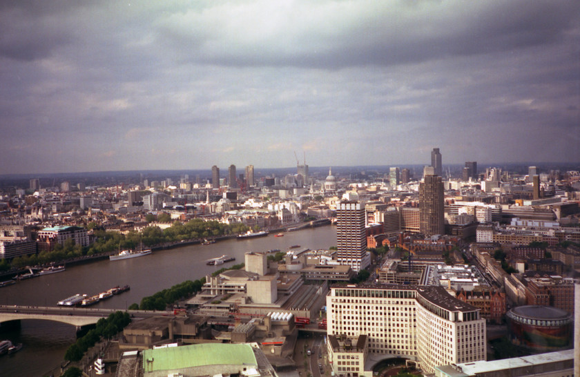 Eye1 
 View of the City of London and Docklands from the "London Eye" 
 Keywords: Waterloo British Airways London Eye City River Thames Waterloo Station Bridge South Bank London Sights