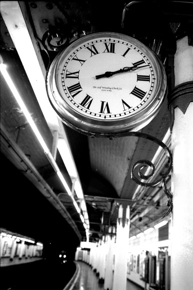 Monument Clock 2004bw 
 'The Clock at 'Temple Underground Station' - London 
 Keywords: Temple, London, Tube, Underground